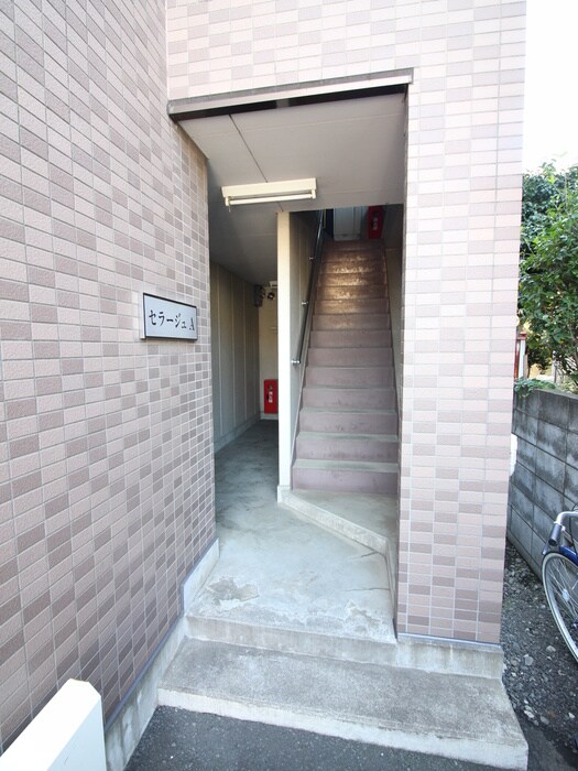 セラージュＡの物件外観写真