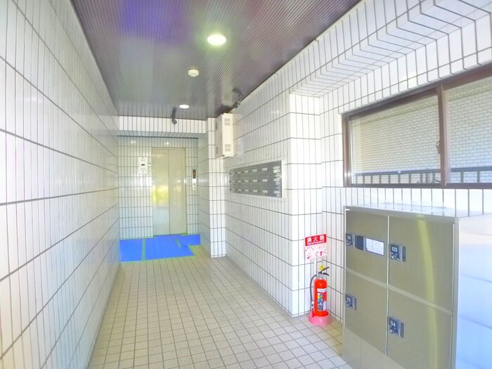 メゾンパ－クスの物件外観写真