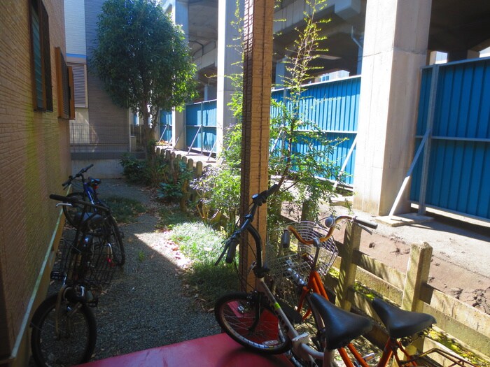 カ－ムハウスの物件外観写真