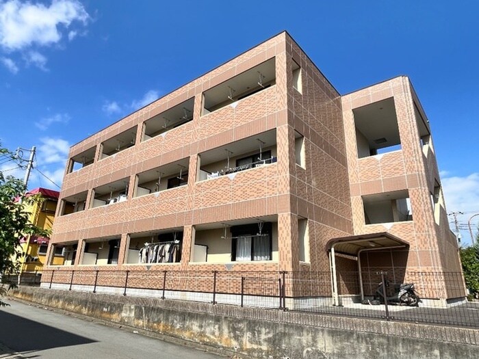 エルマルムの物件外観写真