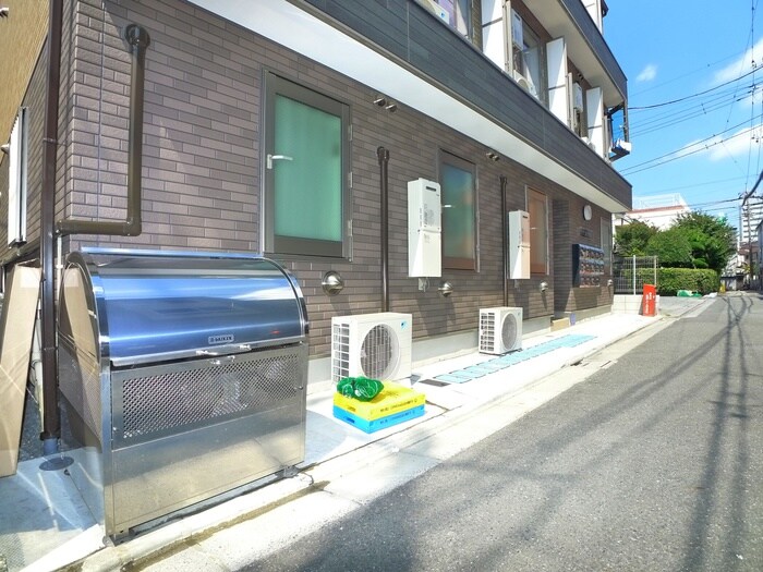 リブ北千住Ⅱの物件外観写真