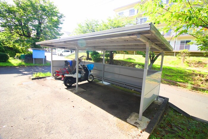 ポプラヶ丘コープ８号棟の物件外観写真