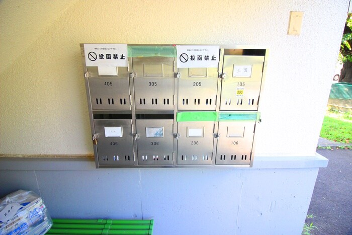 ポプラヶ丘コープ８号棟の物件外観写真