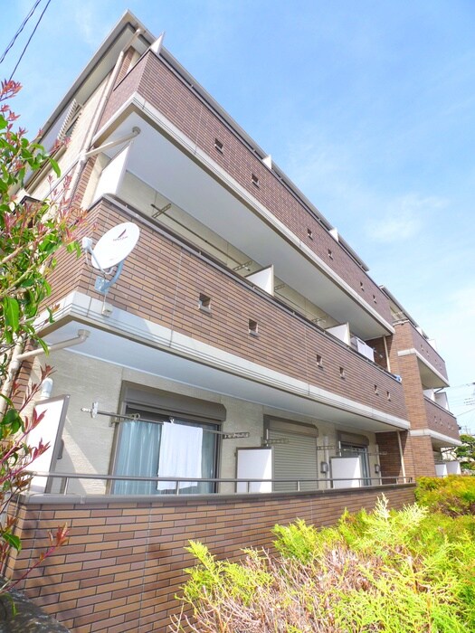 ユグランス北浦和の物件外観写真