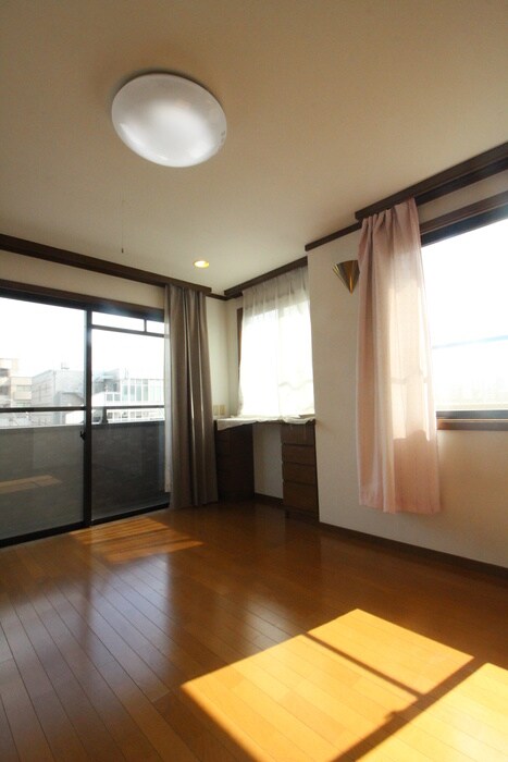 ｳｨｽﾃﾘｱﾊｲﾂの物件内観写真