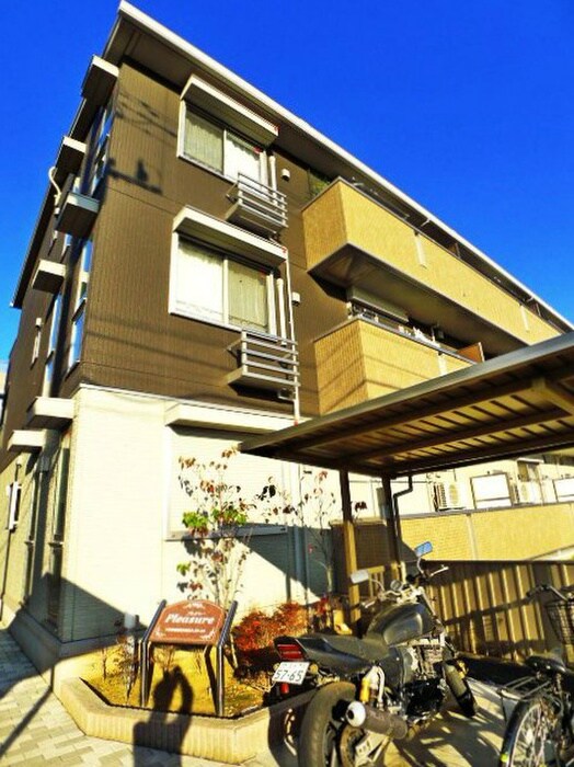 プレジャーの物件外観写真