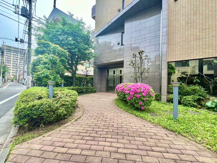 フルグラ－ル池袋の物件外観写真