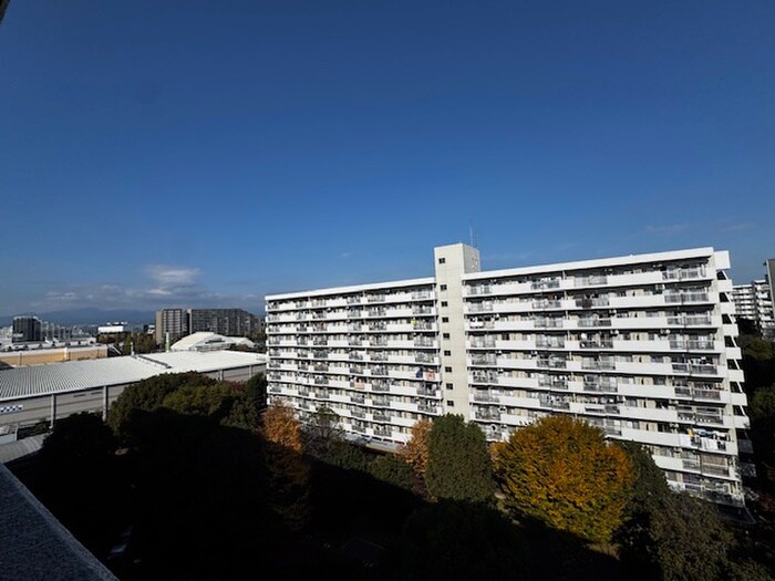 昭島つつじが丘ハイツ１２号棟の物件外観写真