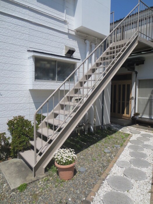 茅野荘の物件外観写真