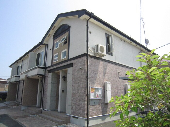 クロスロードの物件外観写真