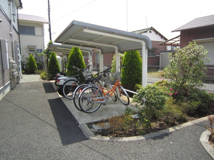 クロスロードの物件外観写真