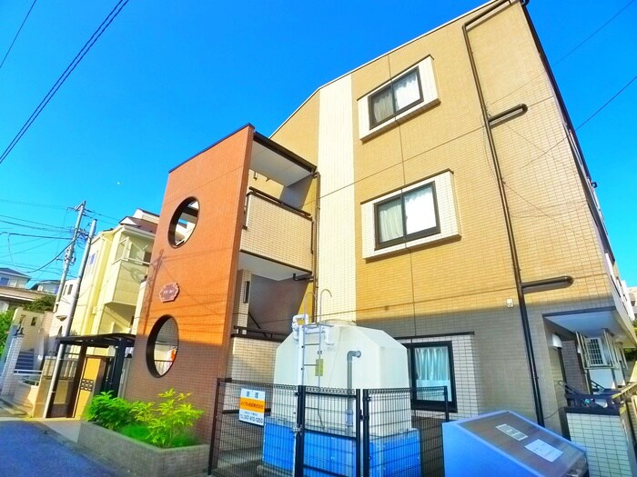 メゾンフォーの物件外観写真