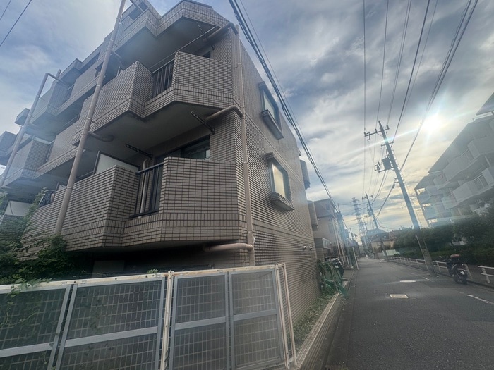 デアベルクハイムの物件外観写真