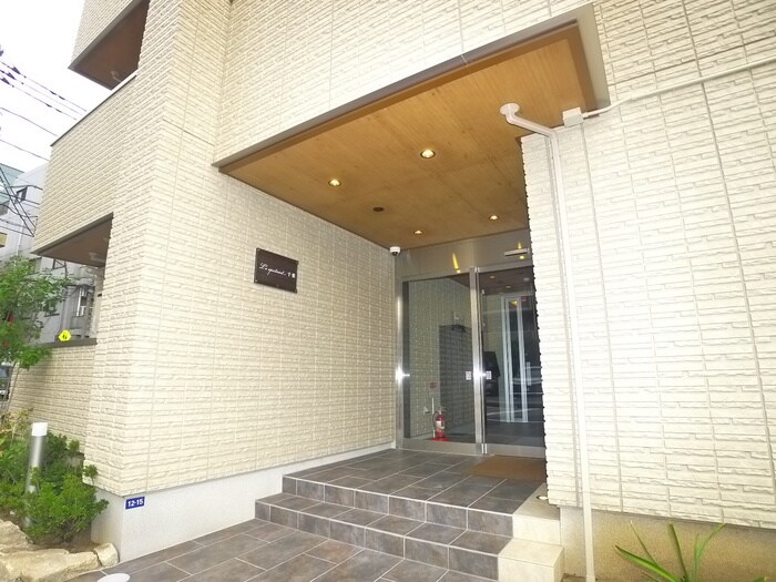 ラ・パートメントの物件外観写真