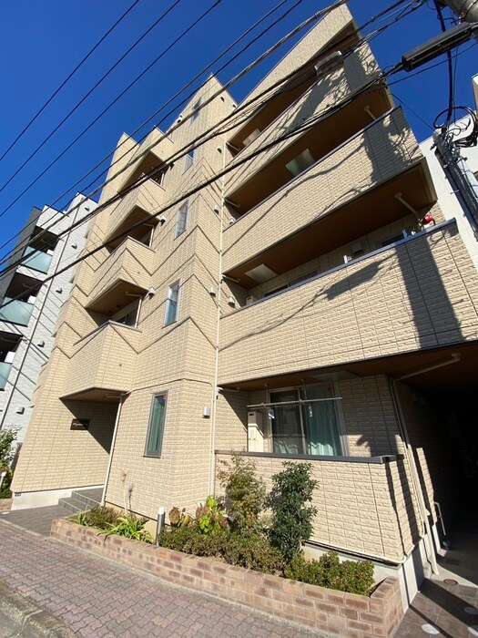 ラ・パートメントの物件外観写真