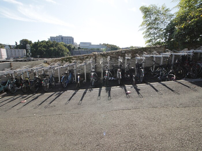 セシ－ズ生田の物件外観写真
