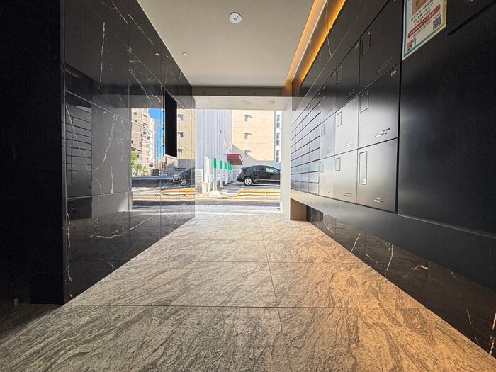 ｺﾝﾌｫﾘｱ･ﾘｳﾞ森下MUTIOの物件外観写真