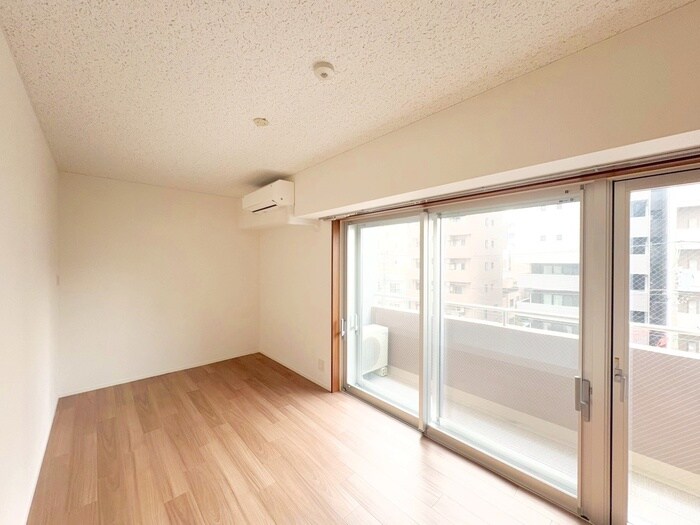 ｺﾝﾌｫﾘｱ･ﾘｳﾞ森下MUTIOの物件内観写真