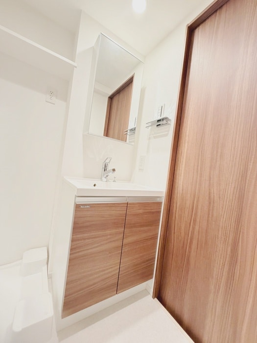 ｺﾝﾌｫﾘｱ･ﾘｳﾞ森下MUTIOの物件内観写真