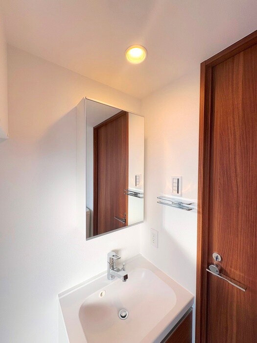 ｺﾝﾌｫﾘｱ･ﾘｳﾞ森下MUTIOの物件内観写真