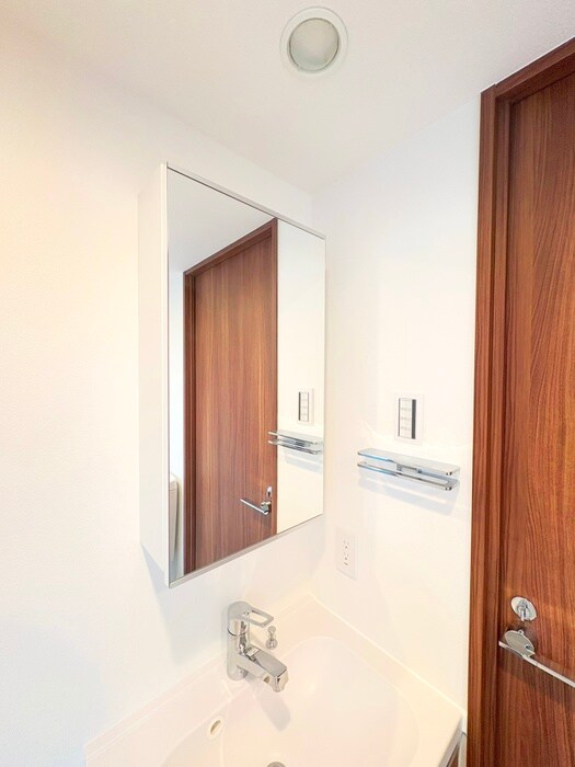 ｺﾝﾌｫﾘｱ･ﾘｳﾞ森下MUTIOの物件内観写真