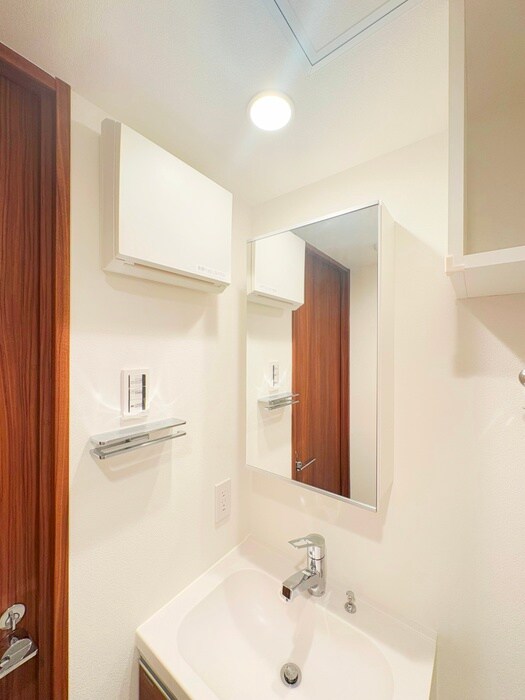 ｺﾝﾌｫﾘｱ･ﾘｳﾞ森下MUTIOの物件内観写真