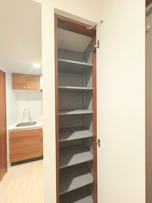 ｺﾝﾌｫﾘｱ･ﾘｳﾞ森下MUTIOの物件内観写真