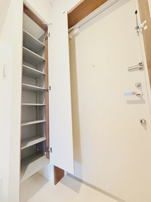 ｺﾝﾌｫﾘｱ･ﾘｳﾞ森下MUTIOの物件内観写真