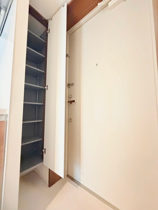 ｺﾝﾌｫﾘｱ･ﾘｳﾞ森下MUTIOの物件内観写真