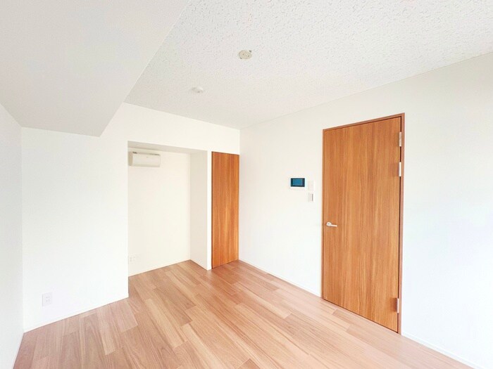 ｺﾝﾌｫﾘｱ･ﾘｳﾞ森下MUTIOの物件内観写真