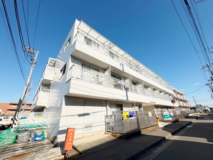 ファ－ストシティ六会の物件外観写真