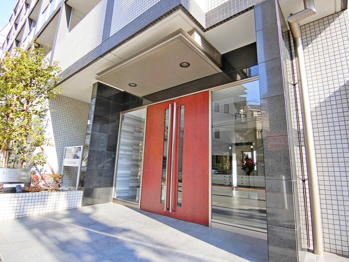 エスティメゾン中野の物件外観写真