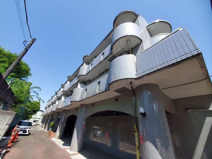 マンションカンギンの物件外観写真