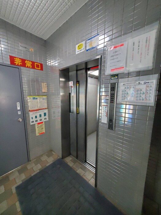 マンションカンギンの物件外観写真