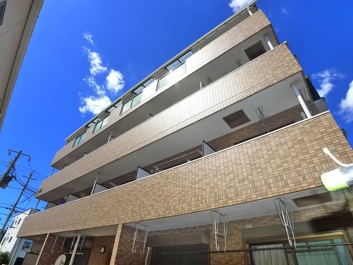 ドゥエルイ－ストの物件外観写真