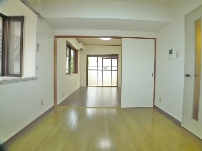 ドゥエルイ－ストの物件内観写真