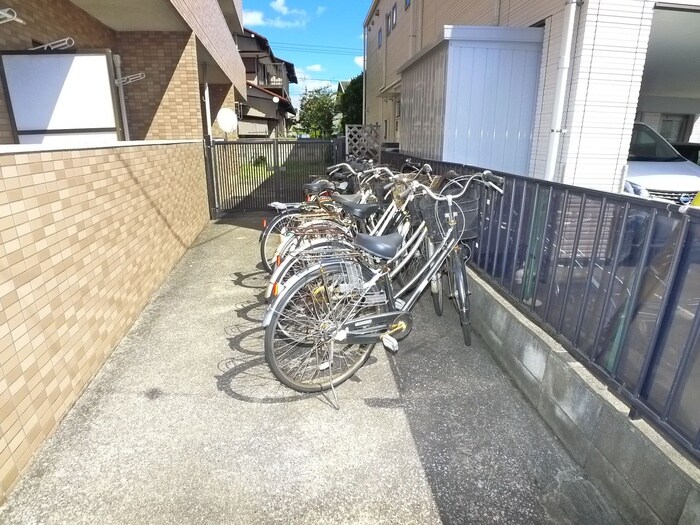 ドゥエルイ－ストの物件外観写真