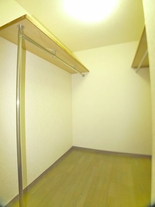 ドゥエルイ－ストの物件内観写真