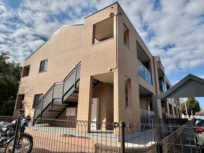 パイン・ツリーの物件外観写真