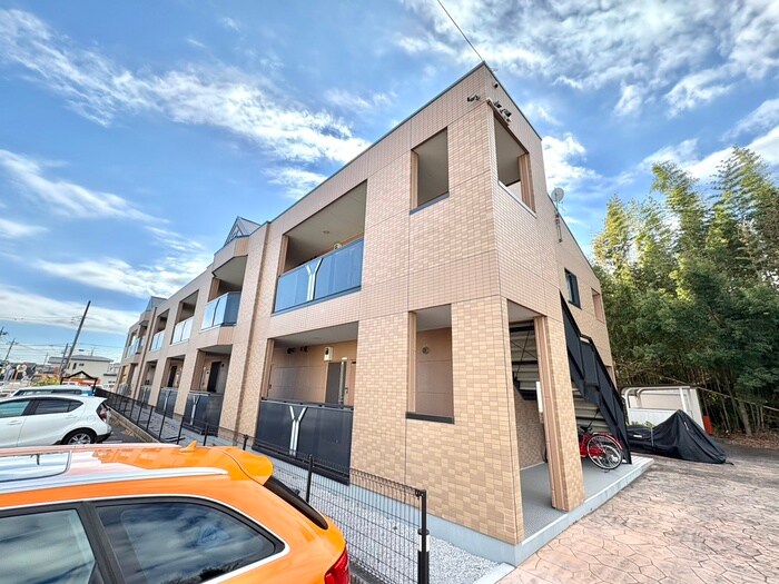 パイン・ツリーの物件外観写真