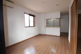 パイン・ツリーの物件内観写真