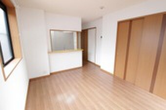 パイン・ツリーの物件内観写真