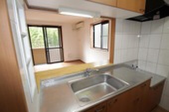 パイン・ツリーの物件内観写真