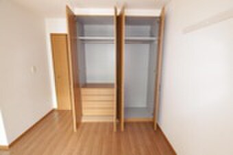 パイン・ツリーの物件内観写真