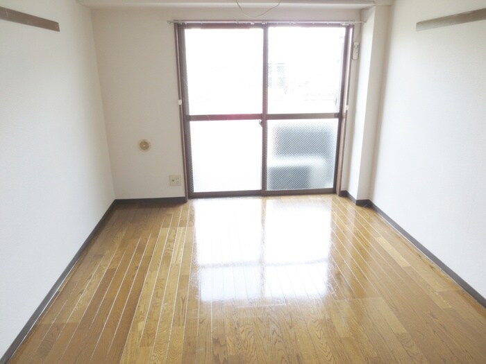 ロイヤルハイツ堀之内の物件内観写真