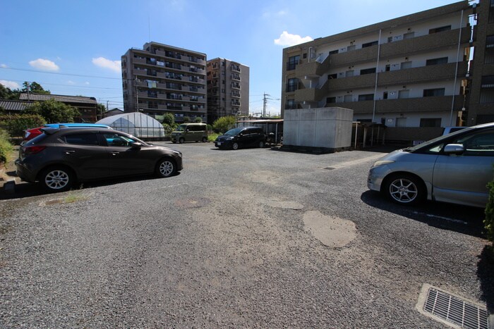 平和マンションの物件外観写真