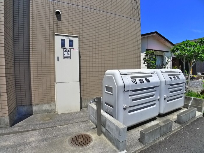 エレガンス霞ヶ関の物件外観写真