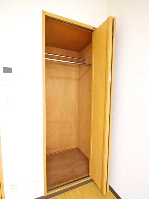 エレガンス霞ヶ関の物件内観写真