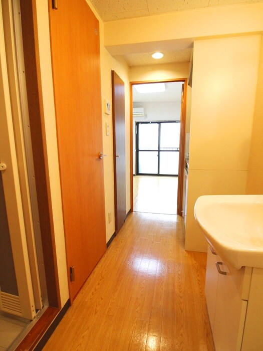 エレガンス霞ヶ関の物件内観写真