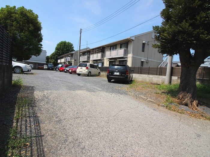 グレ－スコ－トの物件外観写真